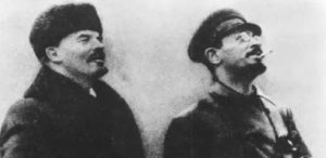 Dua sahabat Lenin dan Leon Trotsky