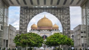 Masjid di Putrajaya