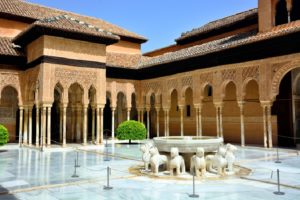 Lapangan atau plaza di dalam The Alhambra Palace