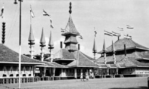 Suasana Jakarta Fair di tahun 1970 an yang berlangsung di Monas, Gambir